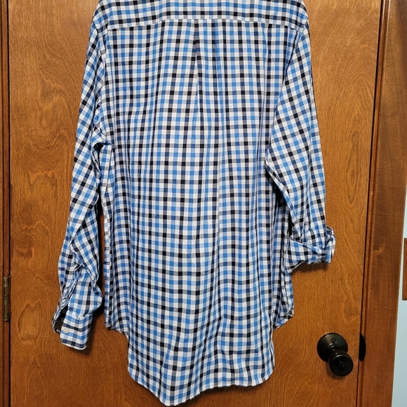 CHAPS NWT Blue Black and White Button down shirt - Picture 4 of 10